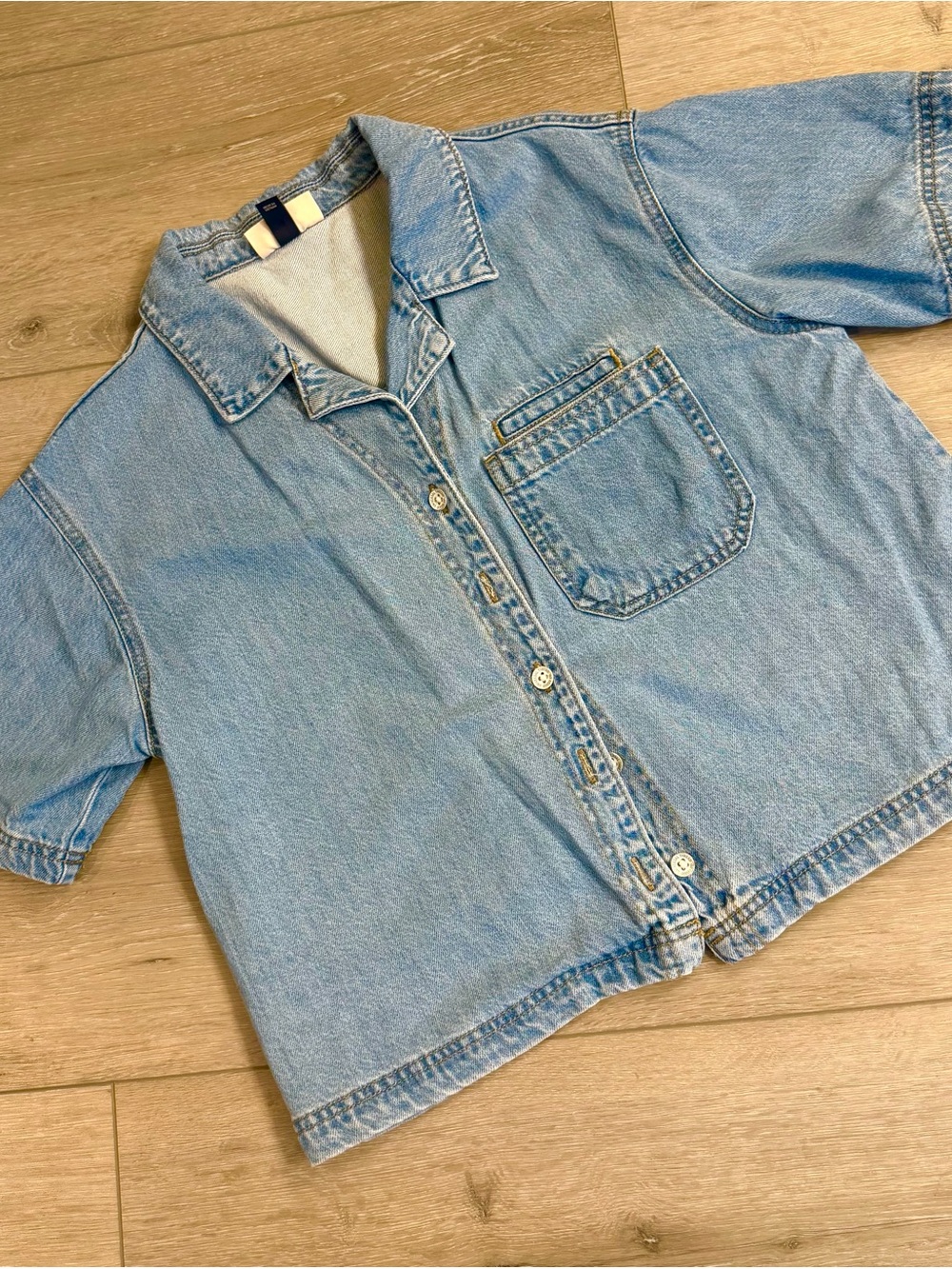 Universal Thread Light Blue Denim Button-Up Short Sleeve - Picture 4 of 4